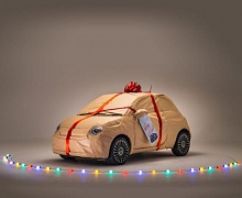 Fiat допоміг жителям Лондона з упаковкою для подарунків.